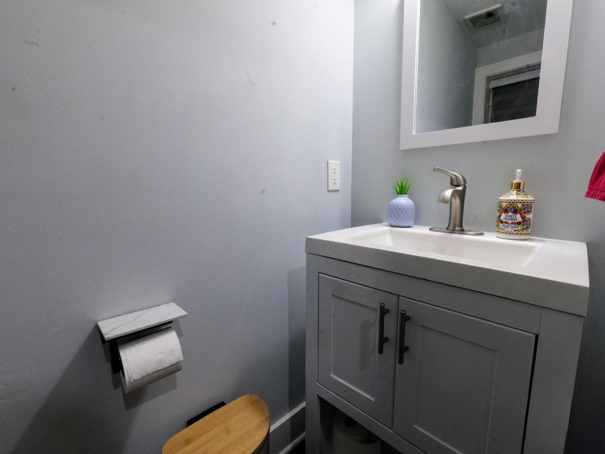 Ferienhaus Modern, Chic, 3bd, Metro Accessible And Free Parking Washington