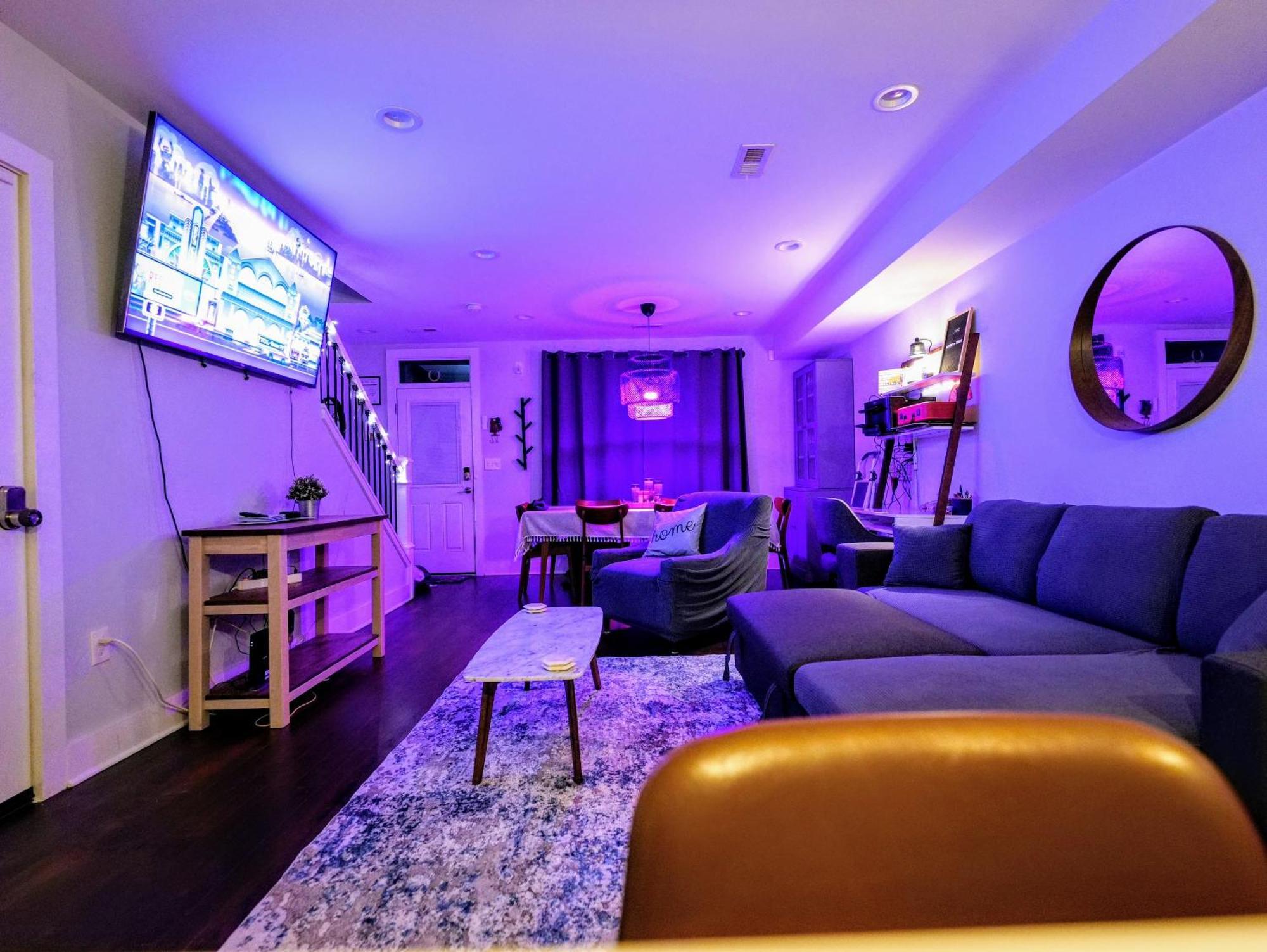 Ferienhaus Modern, Chic, 3bd, Metro Accessible And Free Parking