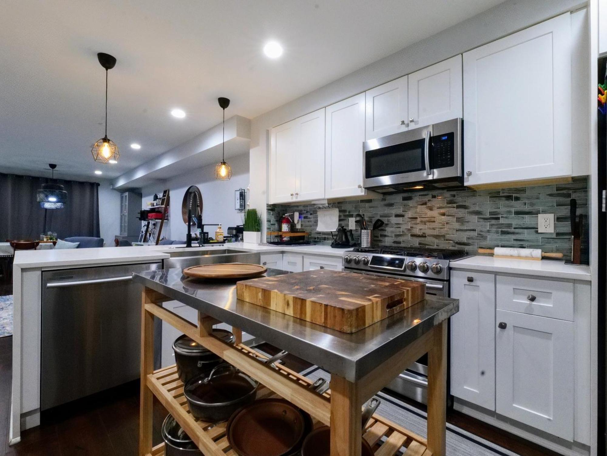 Modern, Chic, 3bd, Metro Accessible And Free Parking Ferienhaus *