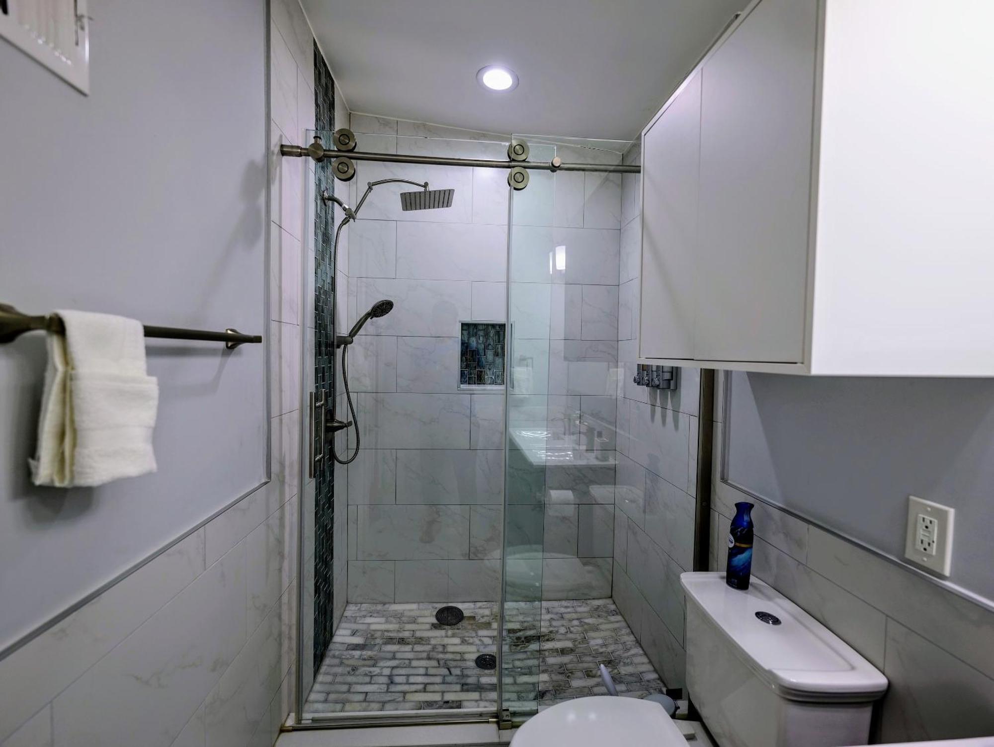 Modern, Chic, 3bd, Metro Accessible And Free Parking Ferienhaus